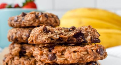 Recetas: no dejes de preparar estas exquisitas galletitas de avena, banana y chocolate