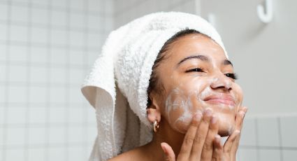 Conocé los beneficios de la “doble limpieza facial” para tu piel