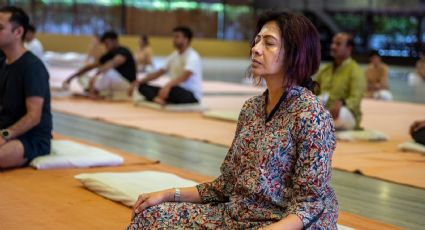 Yoga: por qué practicarlo antes de ir a dormir ayuda a descansar mejor