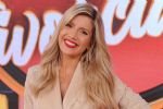 Laurita Fernández enamoró a todos con una llamativa minifalda
