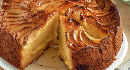 Te damos la receta para hacer una deliciosa torta de manzana en solo 5 minutos