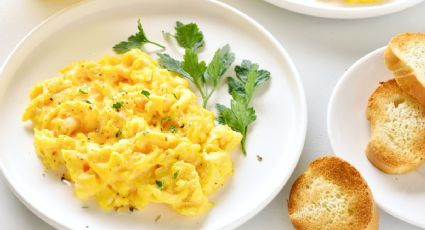 Te damos la receta para hacer los tradicionales huevos revueltos