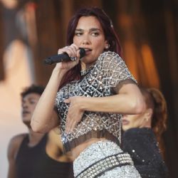 Dua Lipa generó furor al cantar un tema de Manu Chao en vivo