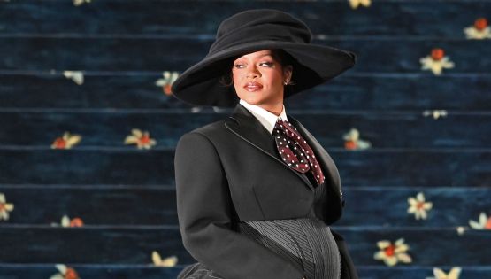 Rihanna apareció en la Met Gala anunciando su inesperado embarazo